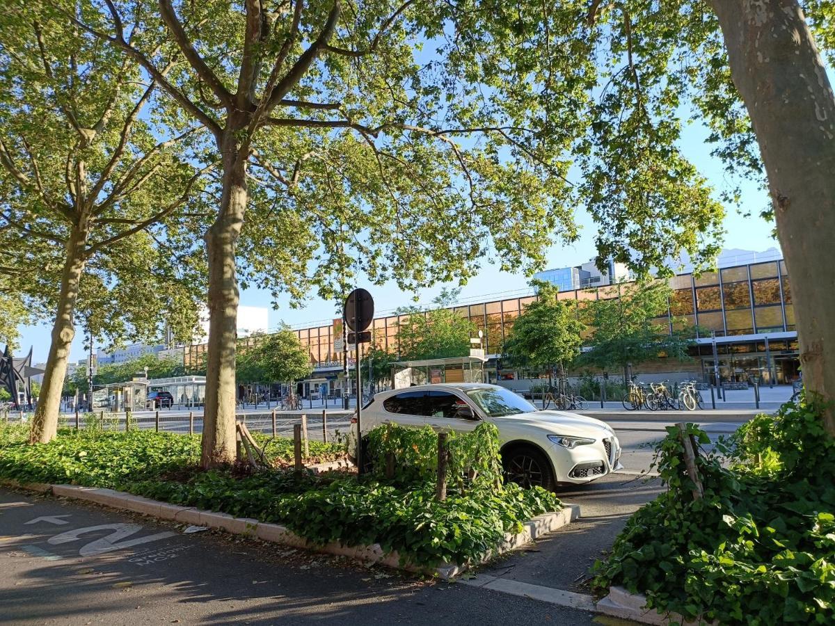 A La Gare&centre De Grenoble